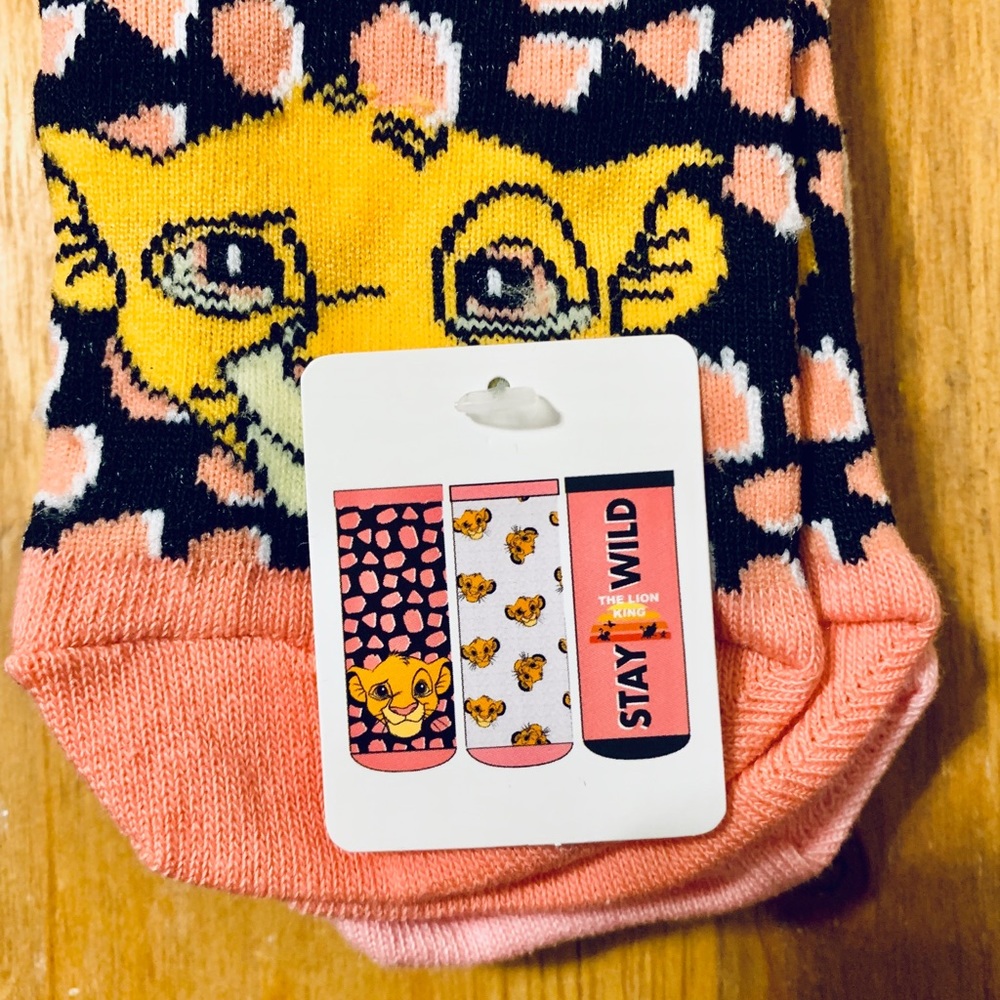 LAST ONE! Lion King Animal Print Socks & Scrunchie - Picture 5 of 6